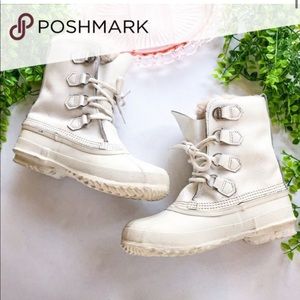 Sorel Solid White Faux Fur Lined Winter Boots Waterproof Size 10